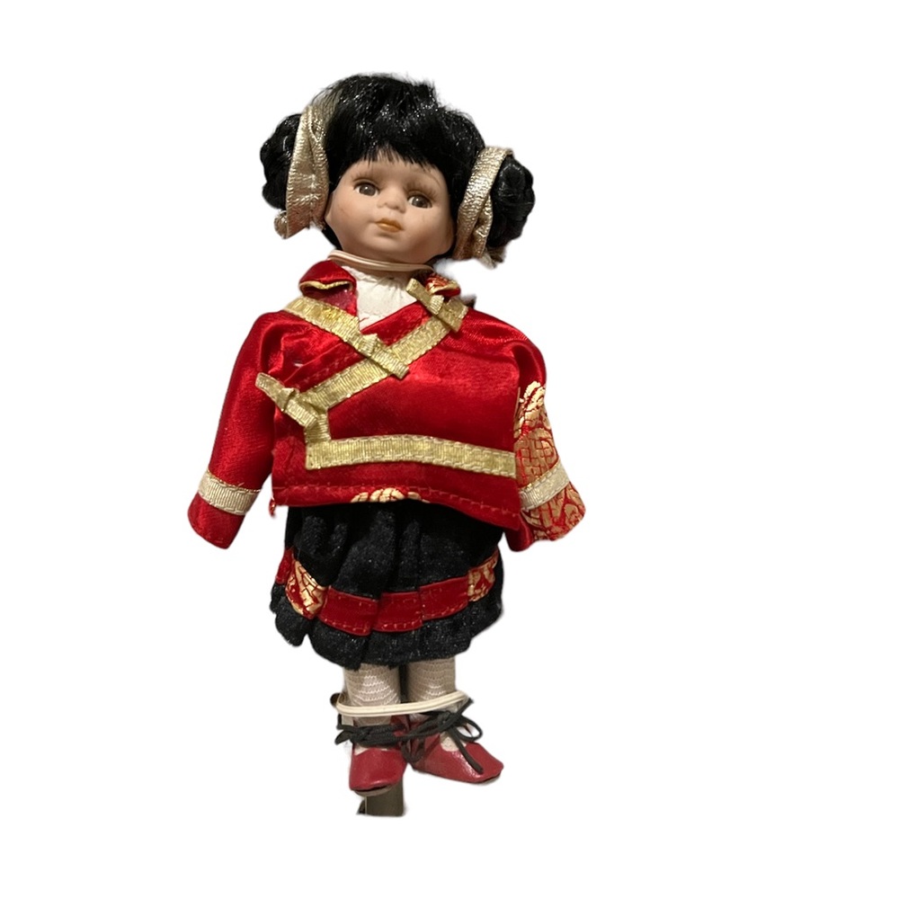 Porcelain Dolls of the World Collection Barbara Lee